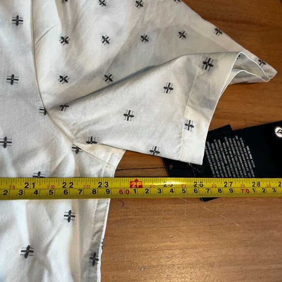 Volcom Men's Bankstone Short Sleeve Classic Fit Shirt LARGE in Dirty White - Picture 7 of 8